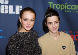 La actriz fue vista junto a su "ex" Samantha Ronson, pero se aclaró que solamente son amigas